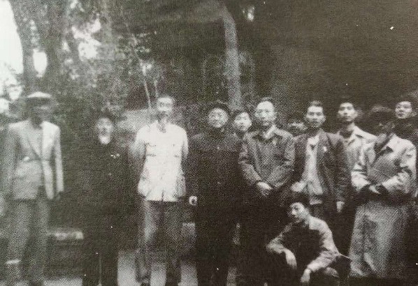黄名芊与傅抱石.jpg 黄名芊与傅抱石.jpg