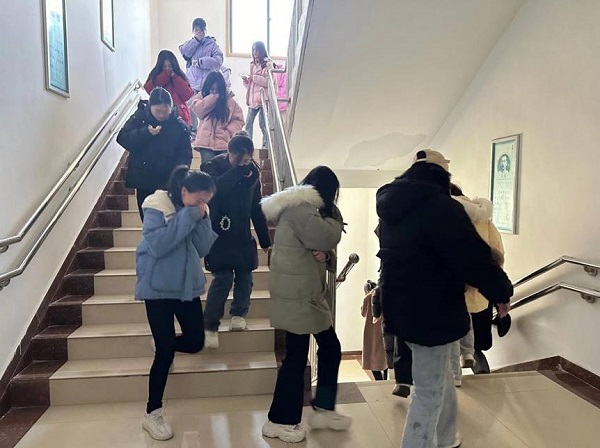 图片33.jpg 图片33.jpg