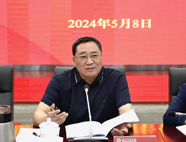 书记2.jpg 书记2.jpg