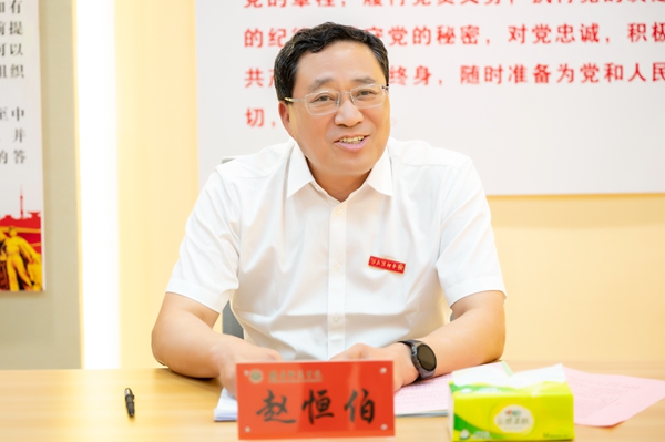 书记.jpg 书记.jpg