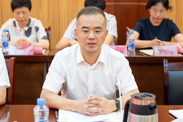 图片校长.jpg