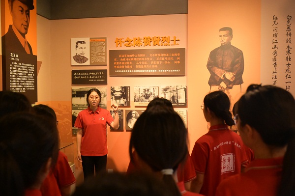 志愿者介绍革命校友陈赞贤2.jpg 志愿者介绍革命校友陈赞贤2.jpg