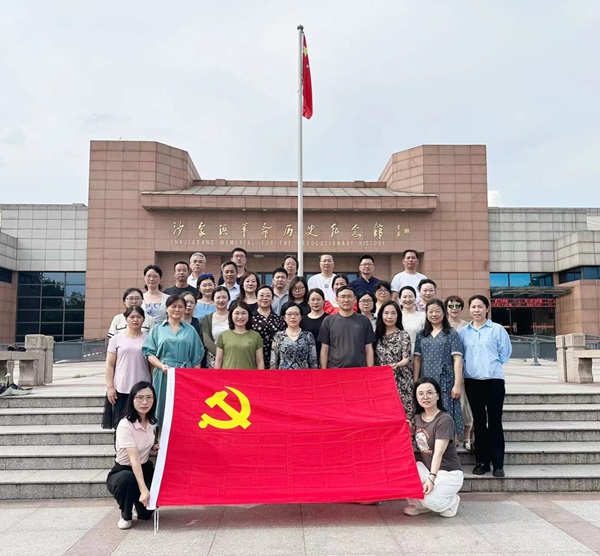 沙家浜参观合影上传.jpg