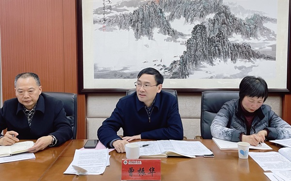曾校长上传.jpg 曾校长上传.jpg