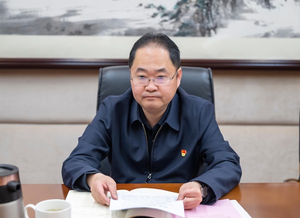 吴校长上传.jpg