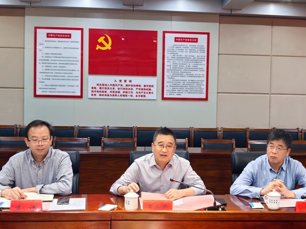 对方合影上传.jpg 对方合影上传.jpg
