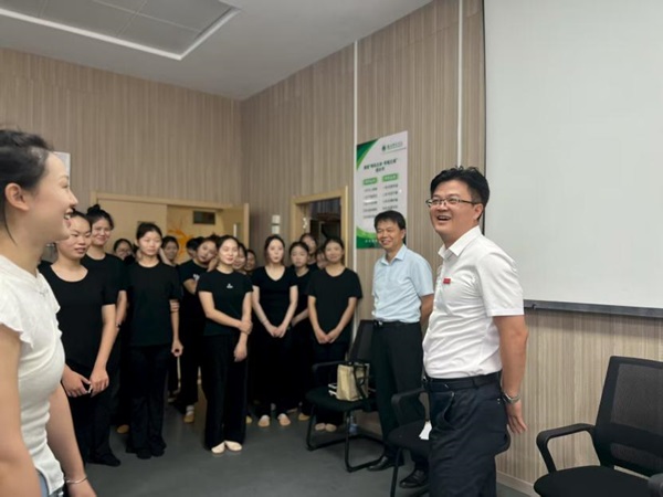 图片4.jpg 图片4.jpg