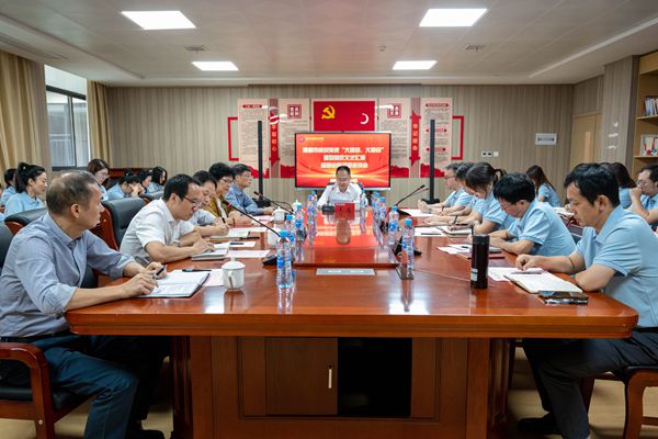 集体照_副本.jpg 集体照_副本.jpg