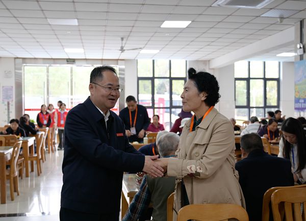 食堂 崇真通讯社 李晓莹-28 (5)_副本.jpg 食堂 崇真通讯社 李晓莹-28 (5)_副本.jpg