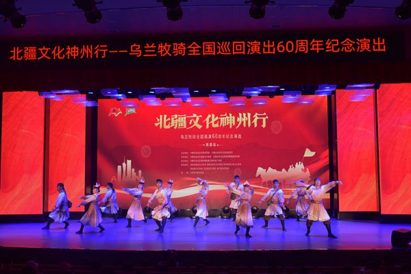 《赞歌》崇真通讯社 黎慧倩 (2)_副本.jpg 《赞歌》崇真通讯社 黎慧倩 (2)_副本.jpg