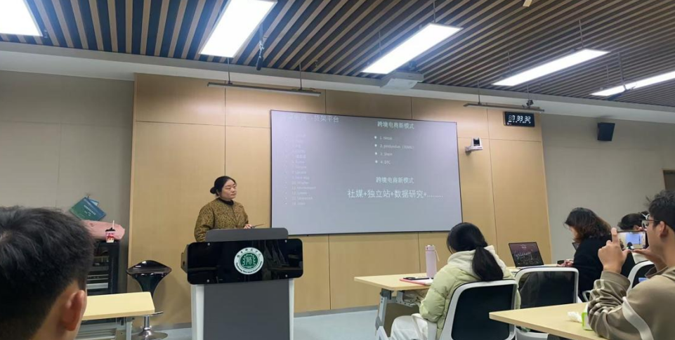 屏幕截图 2025-12-20 151810.png 屏幕截图 2025-12-20 151810.png